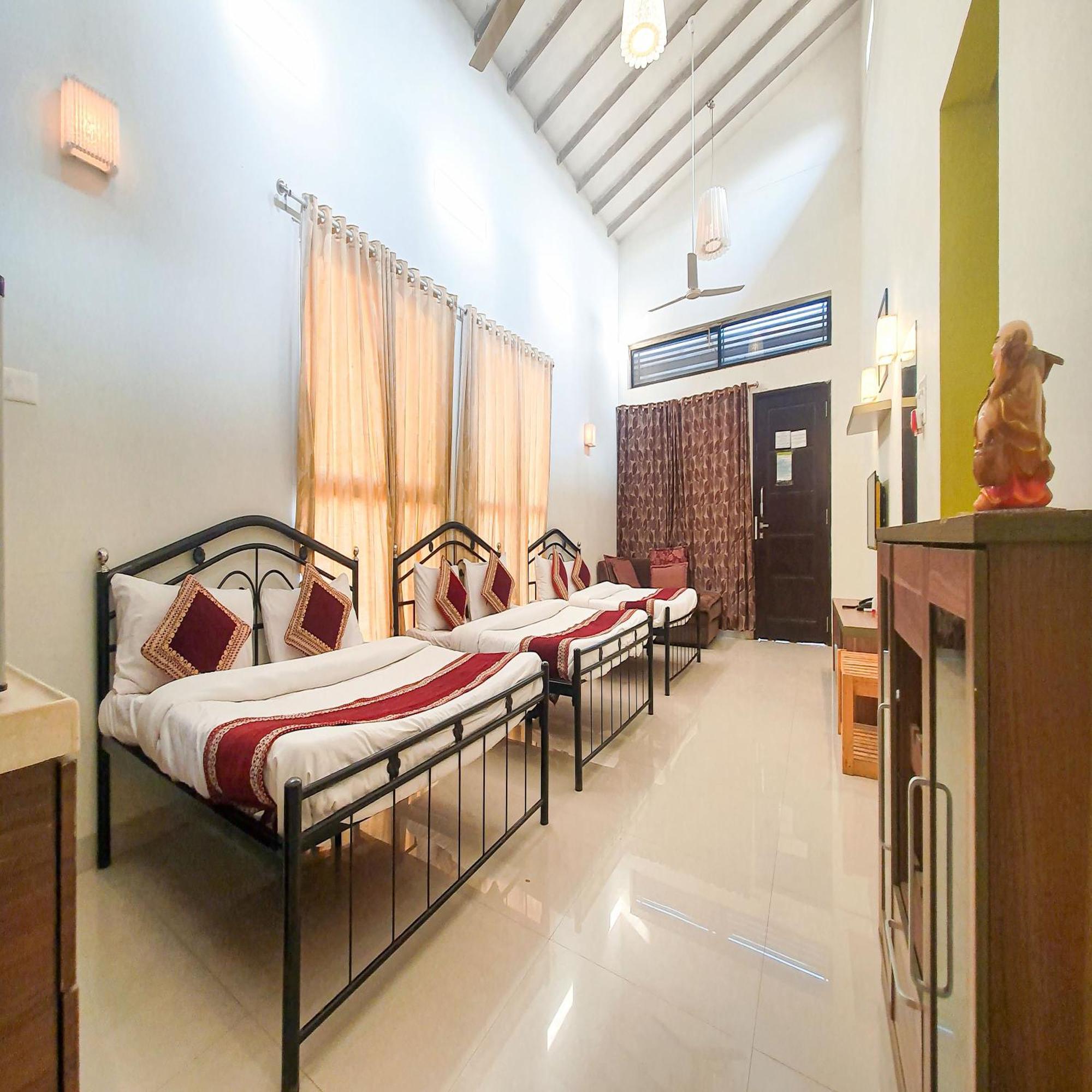 เรน ฟอเรสต์ รีสอร์ต Hotel อิกัตปุรี ภายนอก รูปภาพ